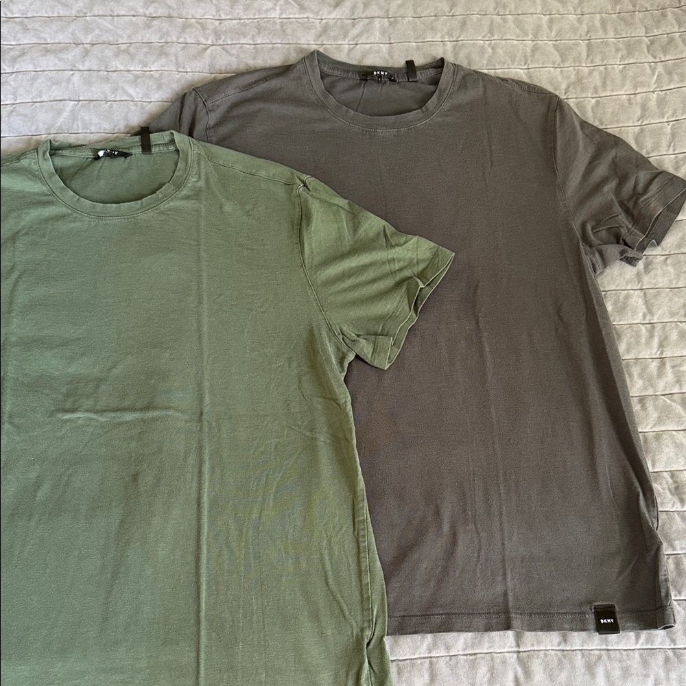 DKNY Men's Short Sleeve Tees in Green and Gray